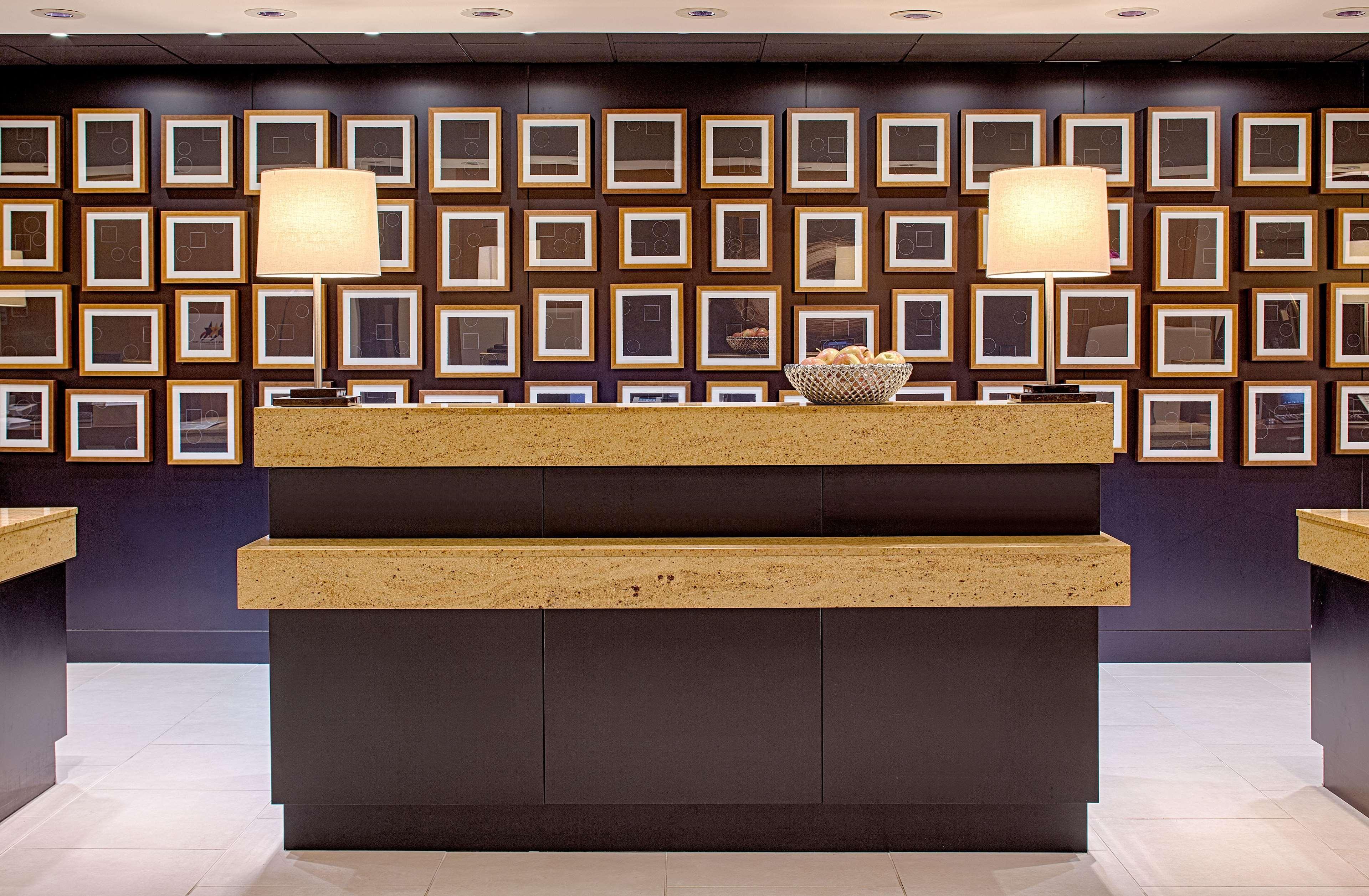 Doubletree By Hilton Hotel Houston Greenway Plaza Exteriör bild