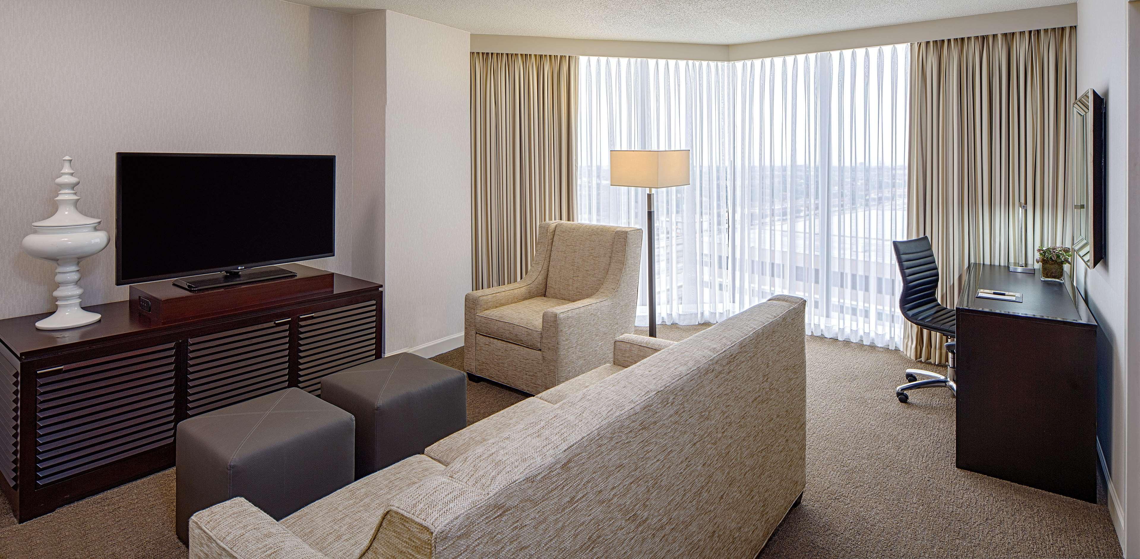 Doubletree By Hilton Hotel Houston Greenway Plaza Exteriör bild