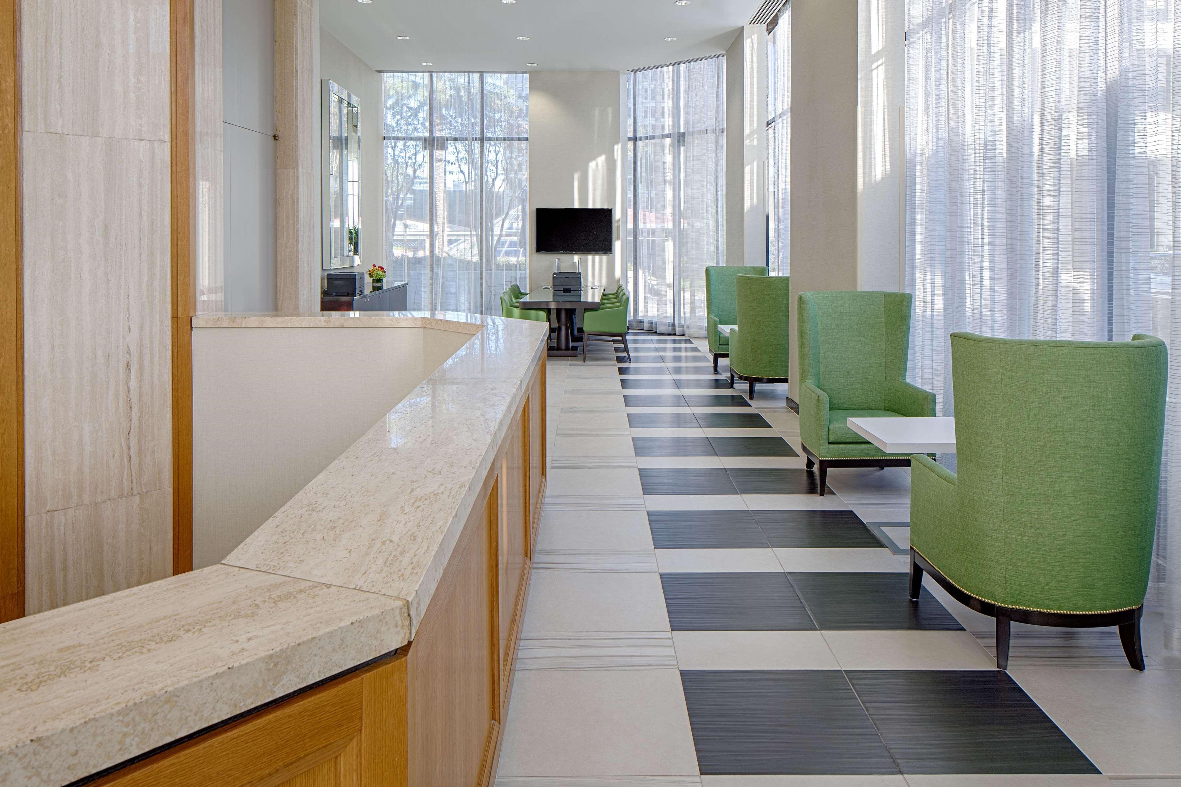 Doubletree By Hilton Hotel Houston Greenway Plaza Exteriör bild