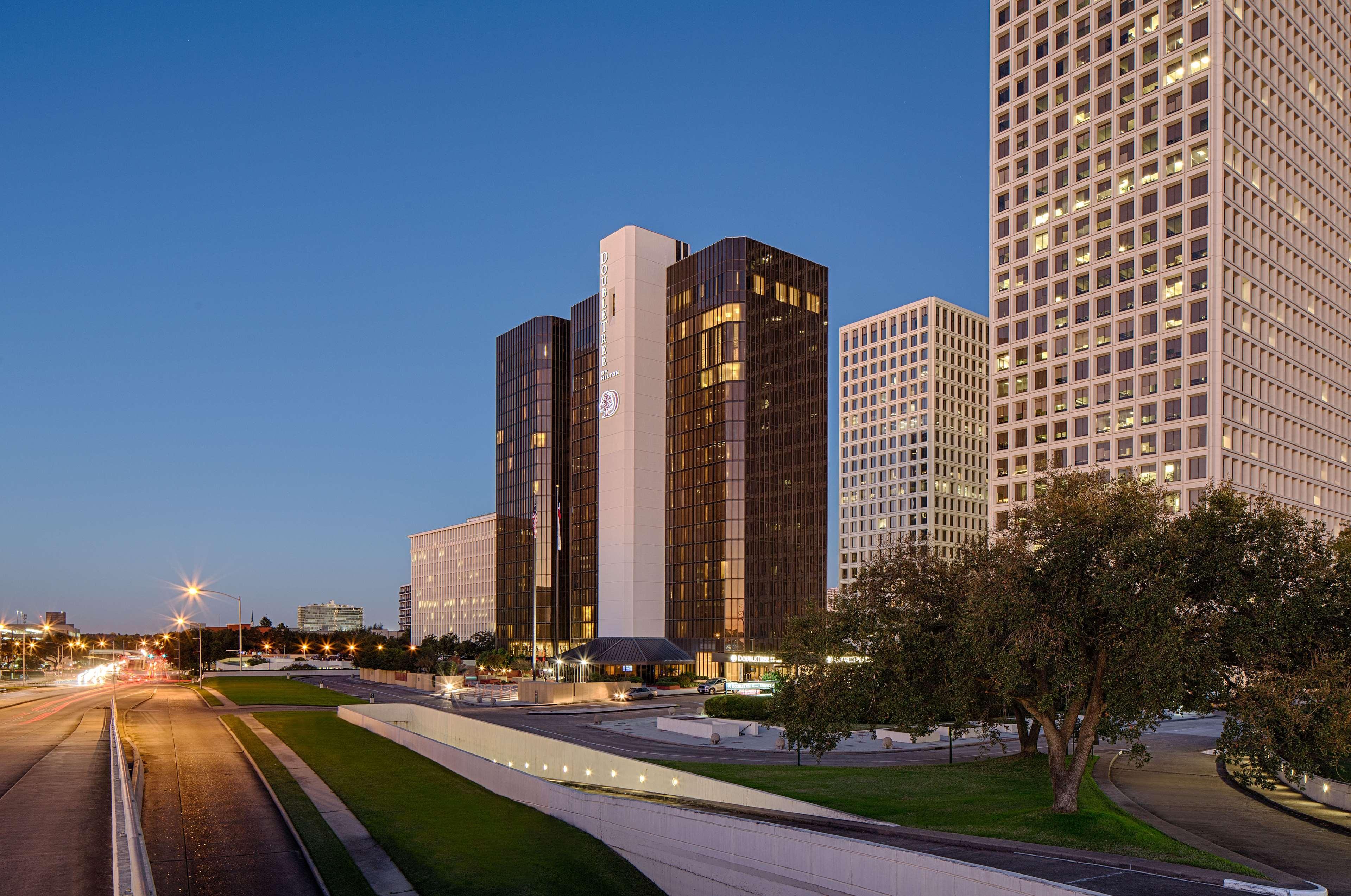 Doubletree By Hilton Hotel Houston Greenway Plaza Exteriör bild