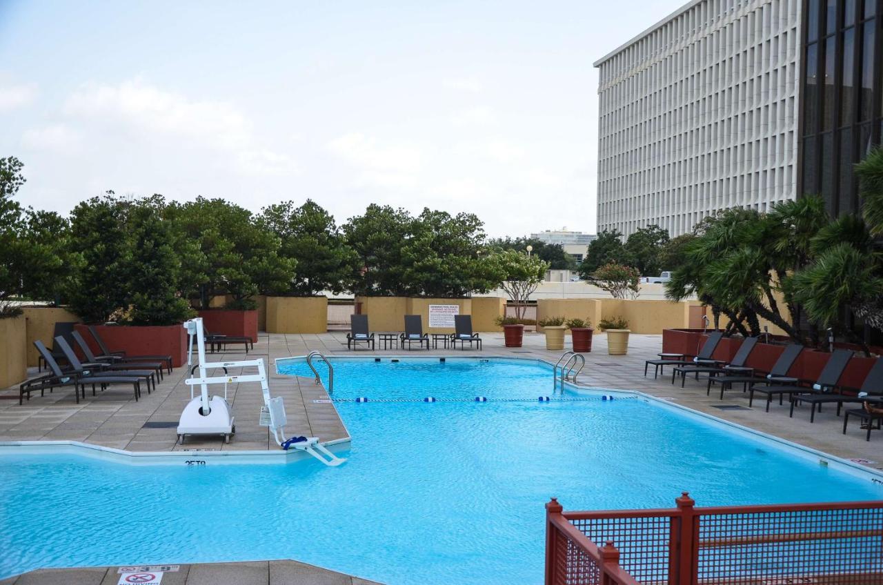 Doubletree By Hilton Hotel Houston Greenway Plaza Exteriör bild