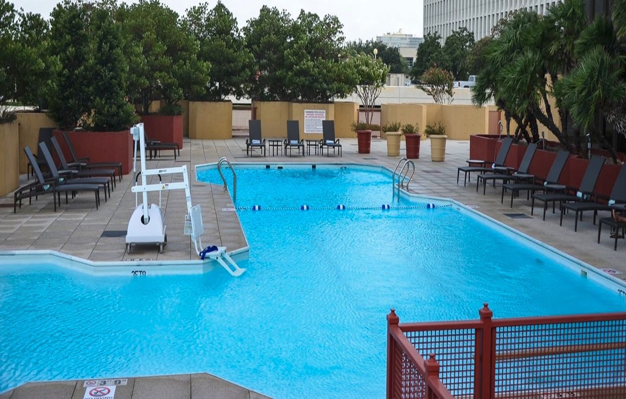 Doubletree By Hilton Hotel Houston Greenway Plaza Exteriör bild